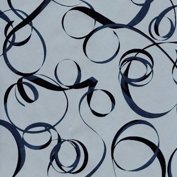 Inpakpapier zilver met zwart lint op glanzend sterk papier.
 
